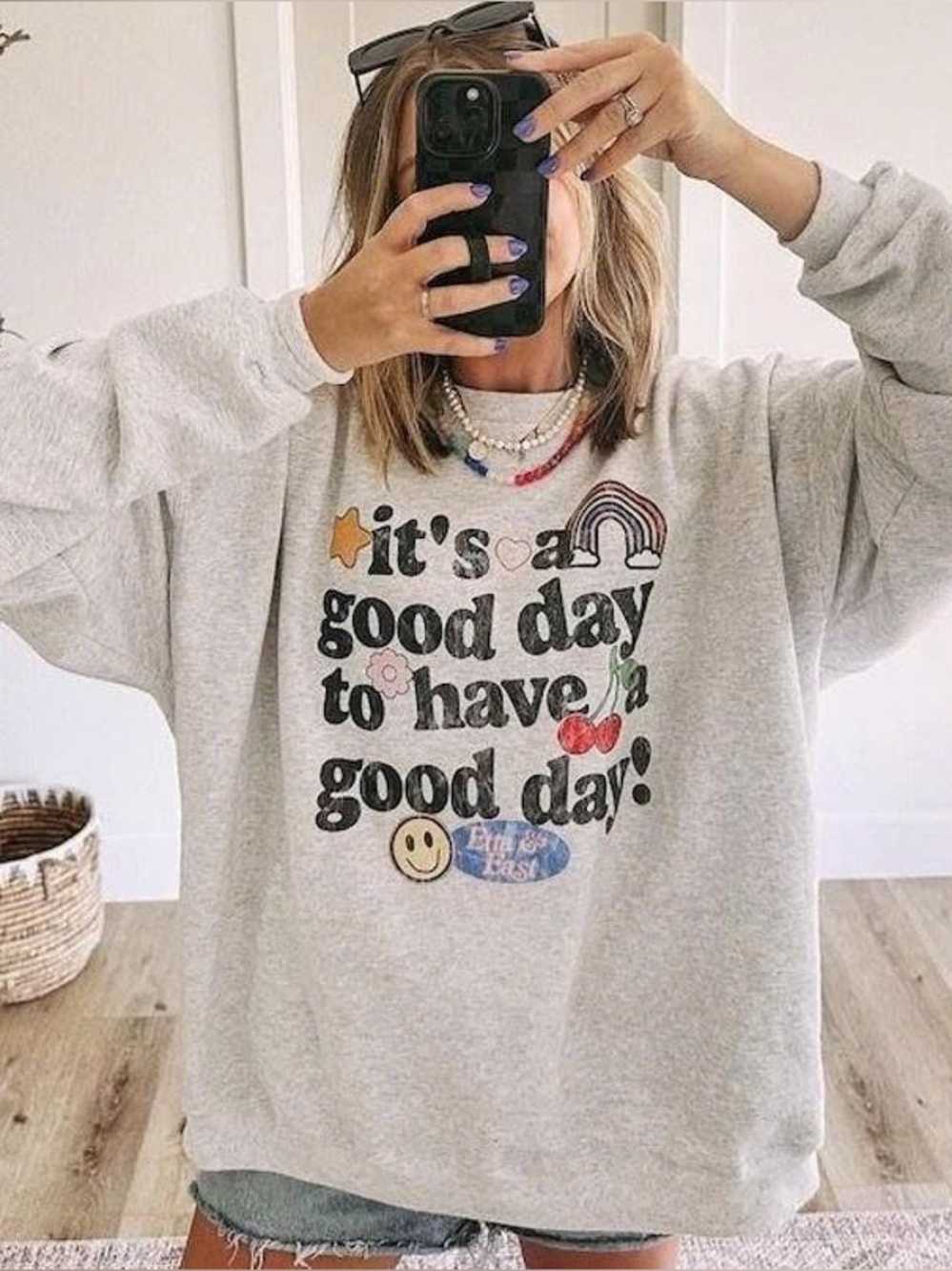 Women's Gray Graphic Sweatshirt - It's a Good Day